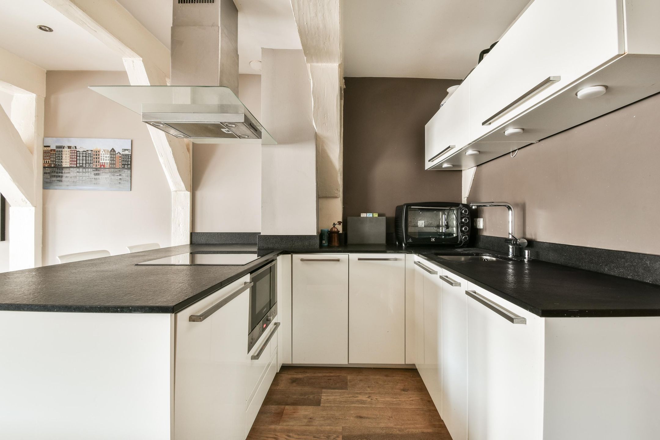 Foto 6 van Warmoesstraat 16-L