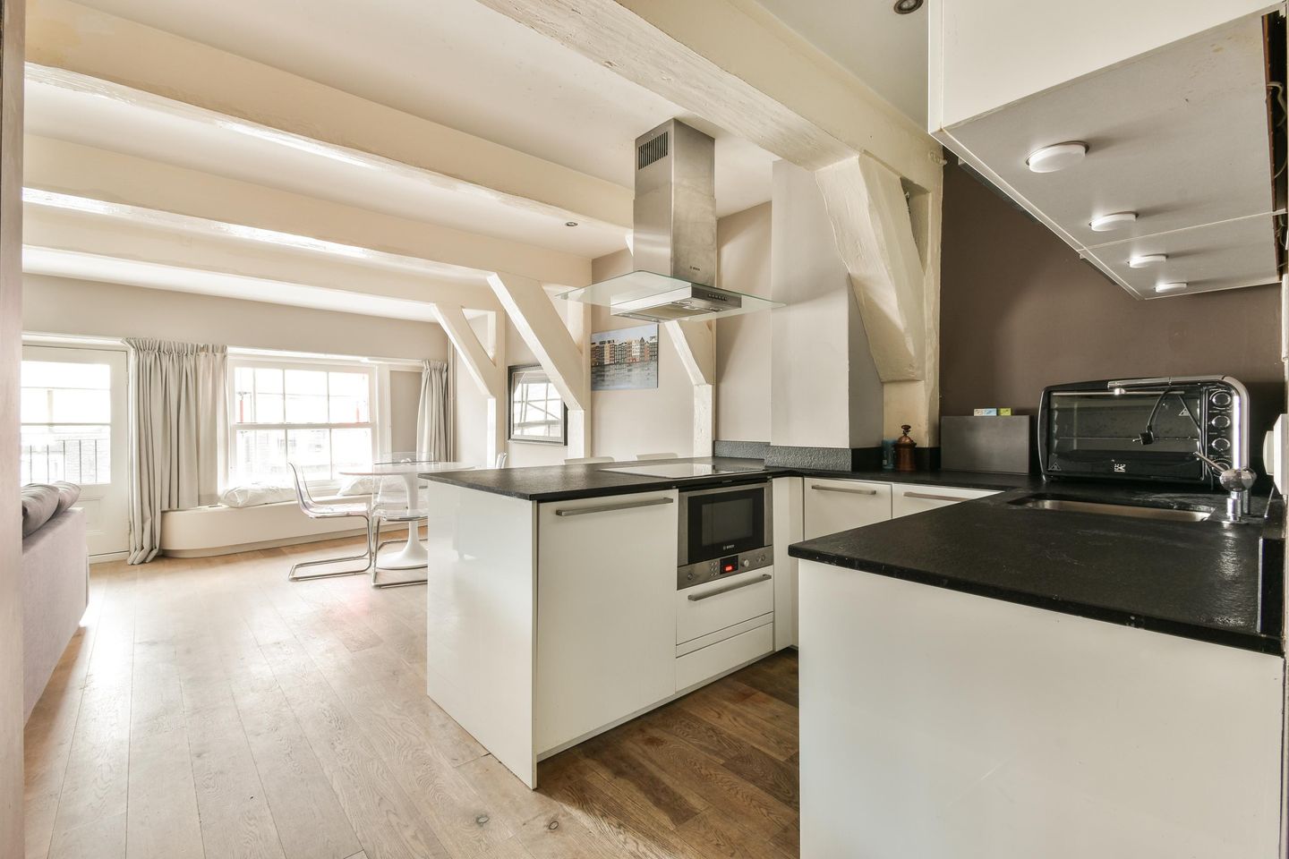 Foto 4 van Warmoesstraat 16-L