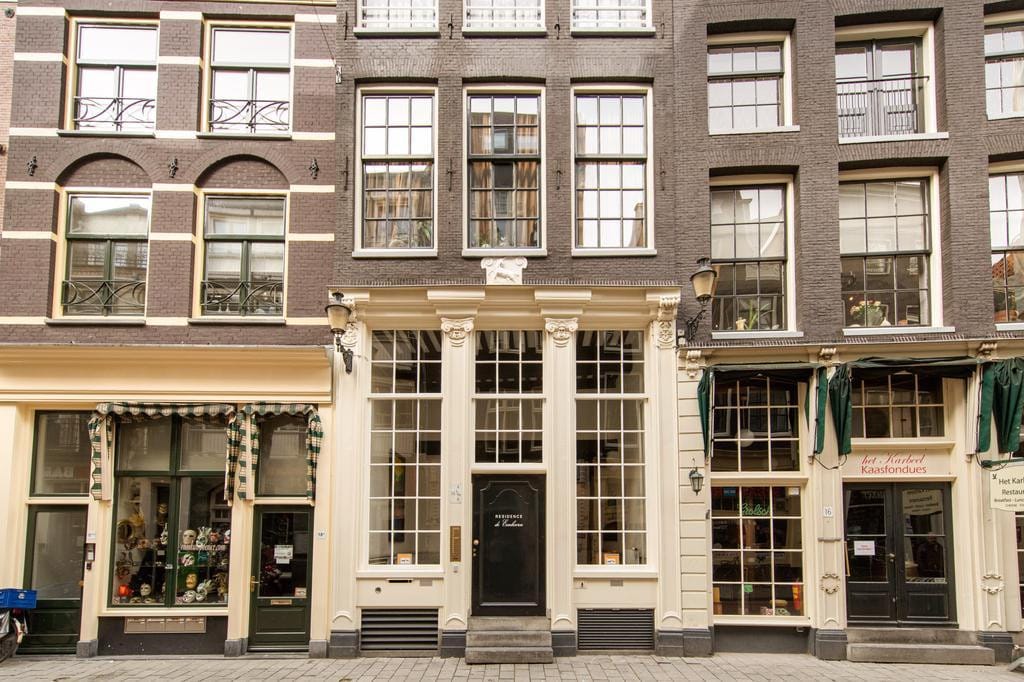 Foto 17 van Warmoesstraat 16-L