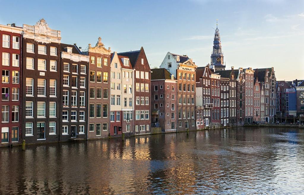 Foto 18 van Warmoesstraat 16-L