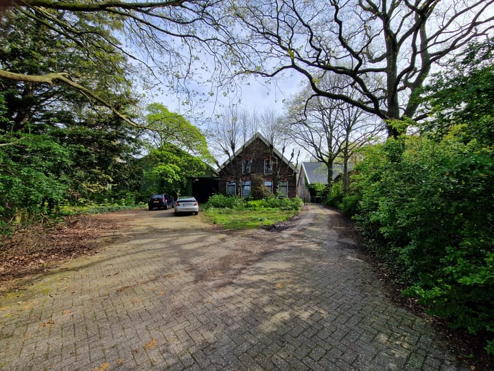 Photo 2 of Bredeweg 9