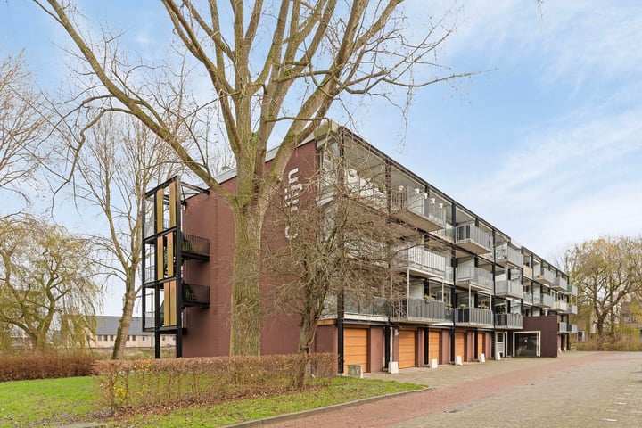 View photo 1 of Colijnlaan 2