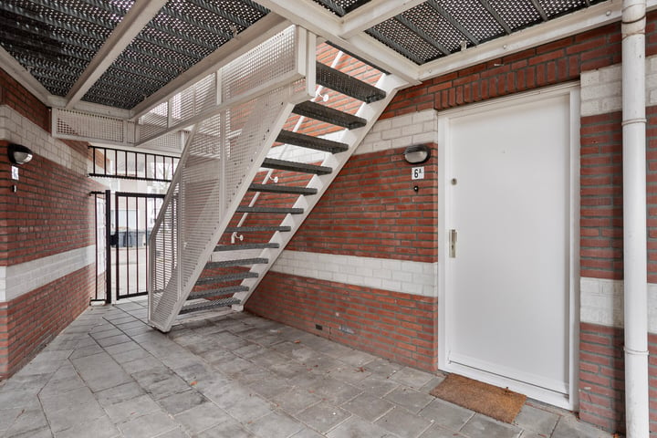 View photo 14 of Leharstraat 6-A