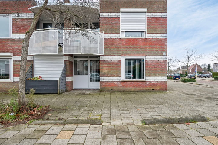 View photo 12 of Leharstraat 6-A