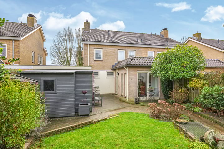 Photo 2 of Beneluxstraat 9