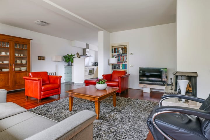 Photo 19 of Beneluxstraat 9