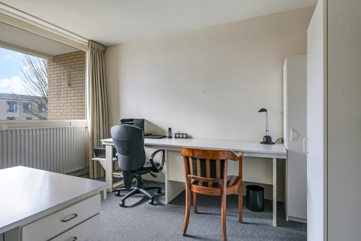 Photo 39 of Beneluxstraat 9