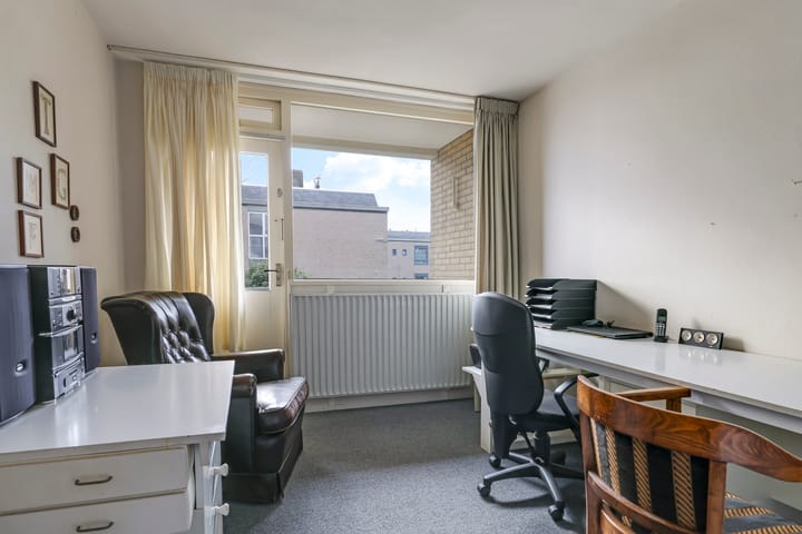 Photo 40 of Beneluxstraat 9