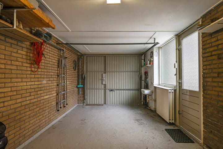 Photo 65 of Beneluxstraat 9