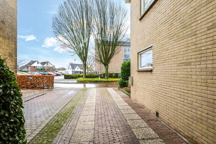 Photo 67 of Beneluxstraat 9