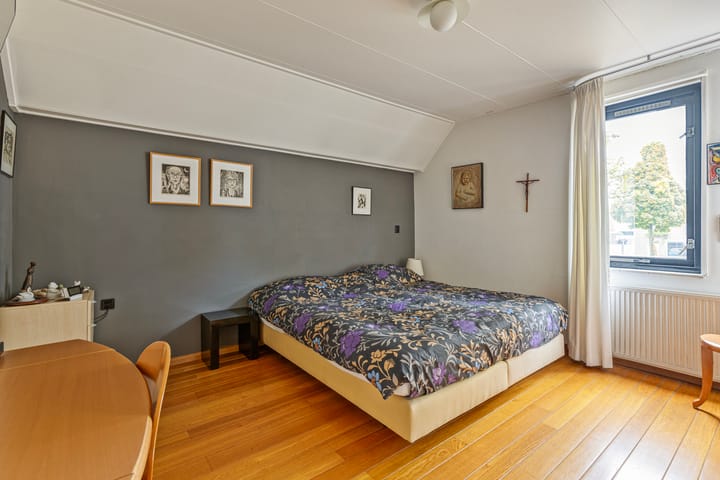 Foto 18 van Ridderstraat 141