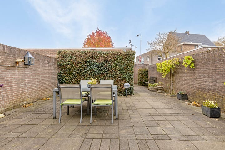 Foto 25 van Ridderstraat 141