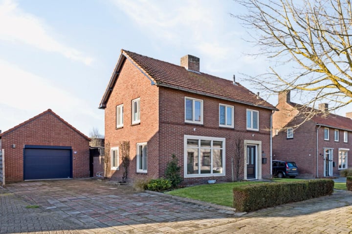 Bekijk foto 1 van Deken Van Baarsstraat 48