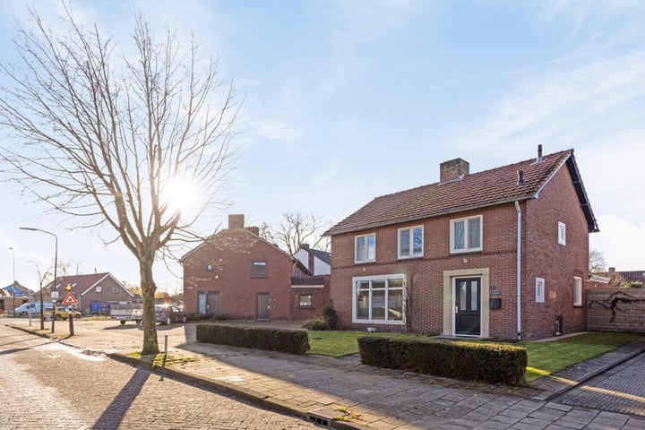 Bekijk foto 27 van Deken Van Baarsstraat 48