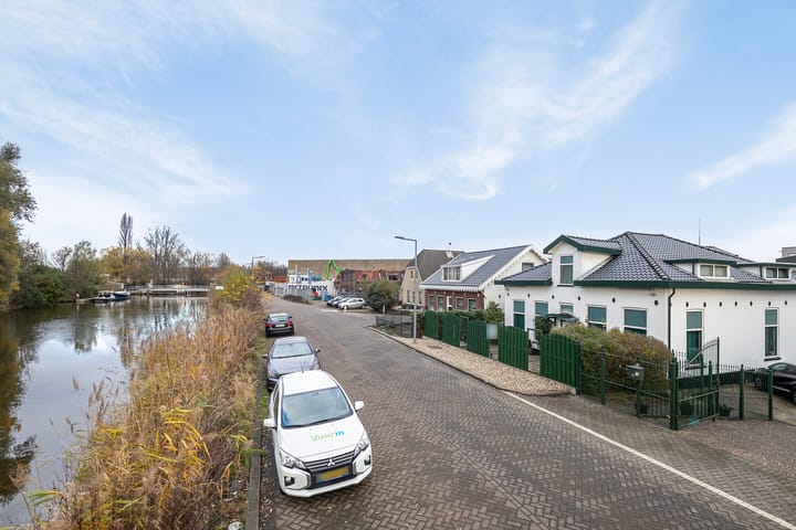 Photo 2 of Overschieseweg 74