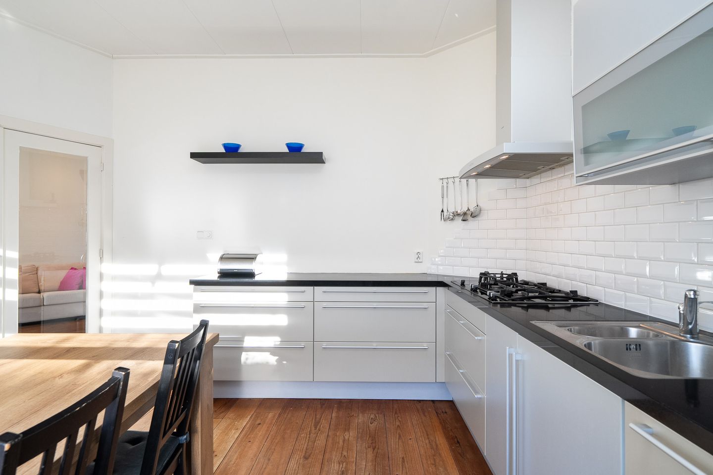 Photo 19 of Carel van Manderstraat 52