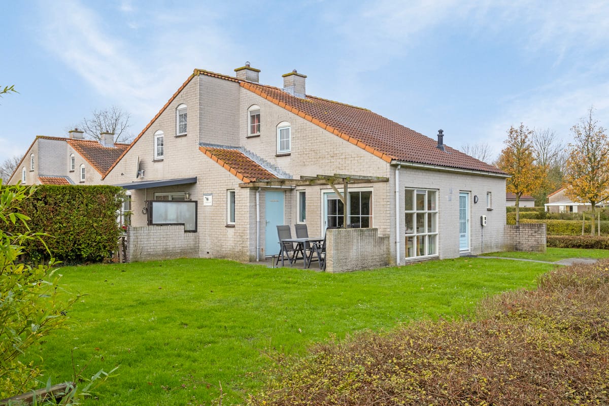 3-bedroom freehold villa in Brouwershaven — photo 1 of 5