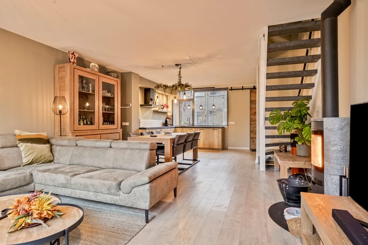 Foto 8 van Helmondstraat 50