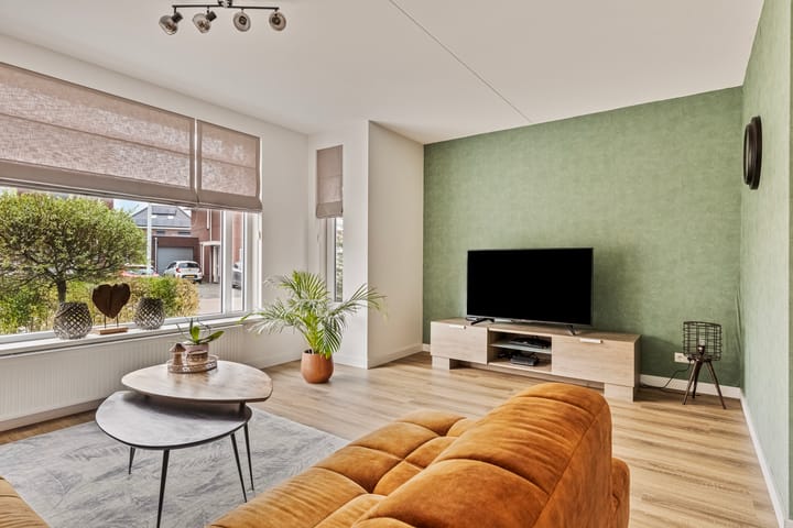 Foto 2 van Carmen 36