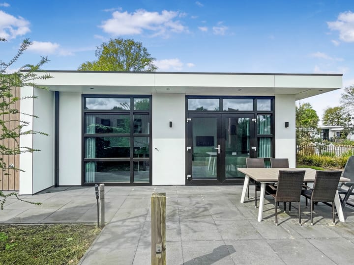 Photo 2 of Loverensestraat 11-D3