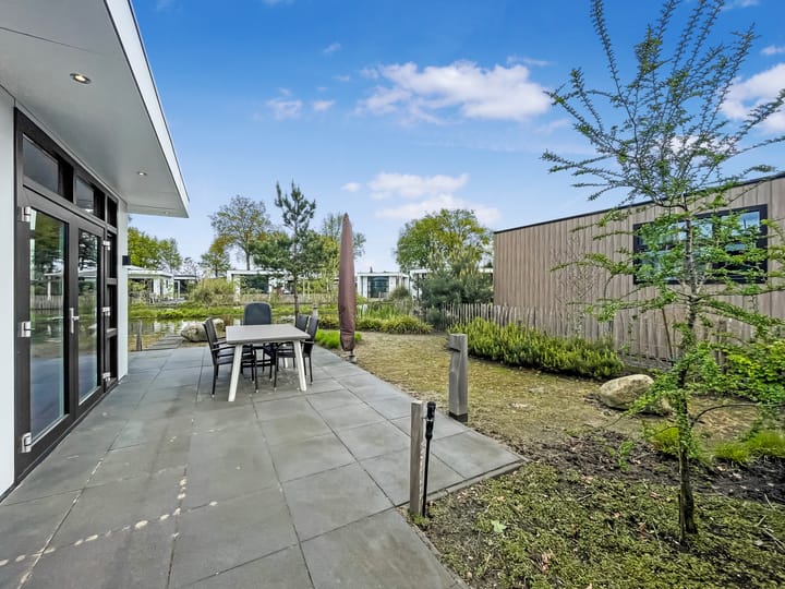 Photo 4 of Loverensestraat 11-D3