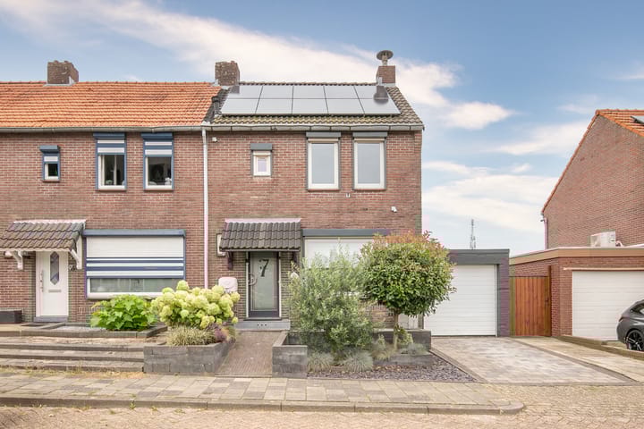 Foto 1 van Heiveldplein 7