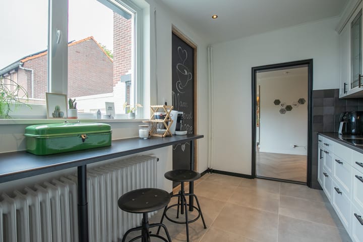 Foto 10 van Heiveldplein 7