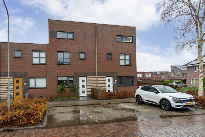 Bekijk foto 1 van Meezenbroekstraat 21