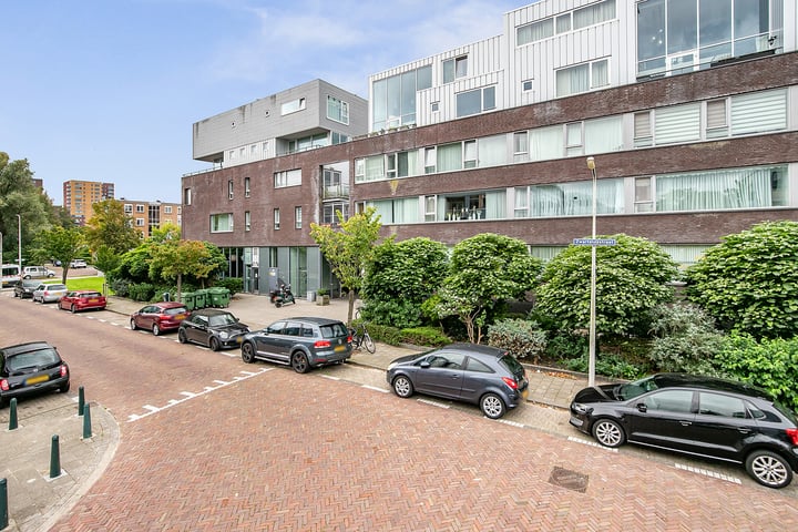 View photo 6 of Zwartsluisstraat 121