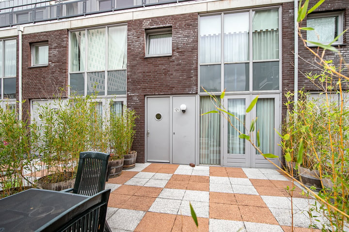 View photo 15 of Zwartsluisstraat 121