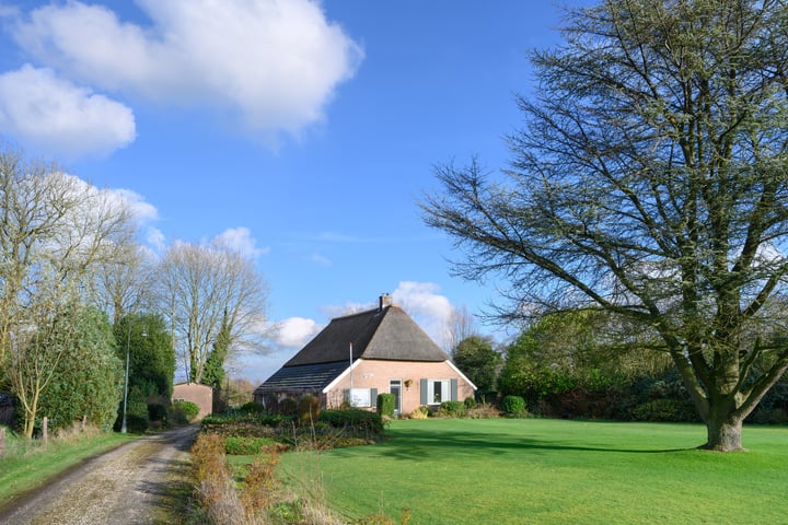 View photo 1 of Eerbeekseweg 77