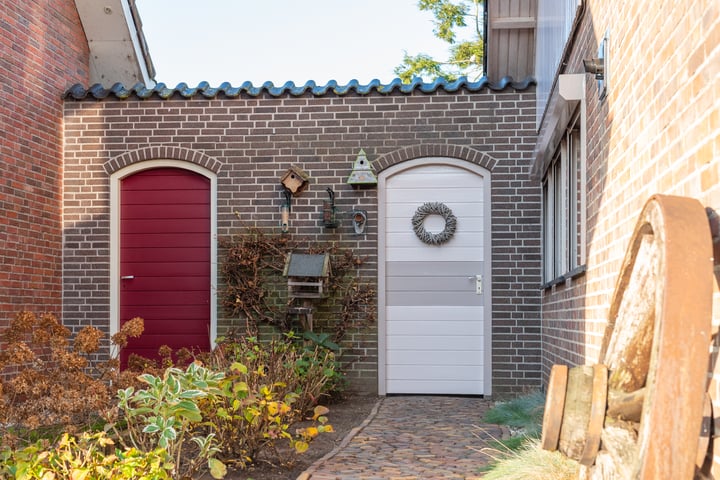 Bekijk foto 48 van Aswinstraat 4