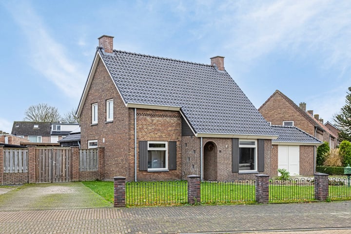 Bekijk foto 1 van Veldstraat 31