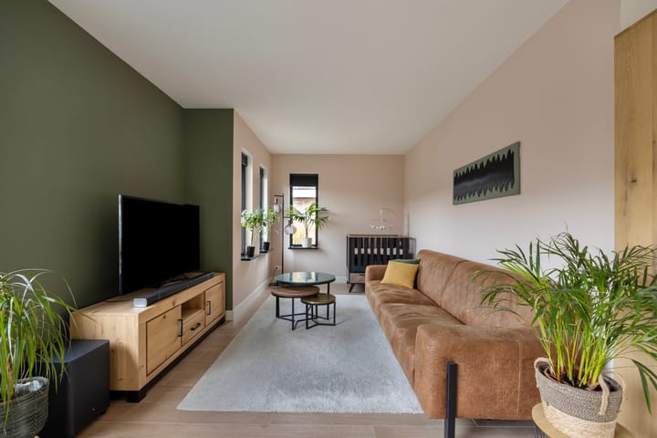 Photo 2 of 't Hooft 46