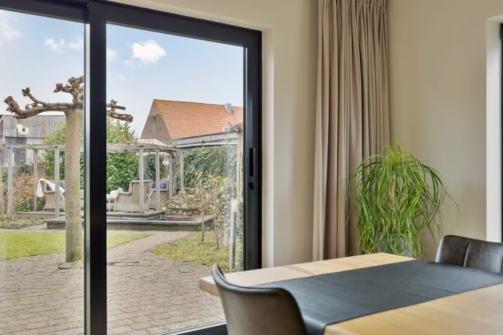 Photo 11 of 't Hooft 46