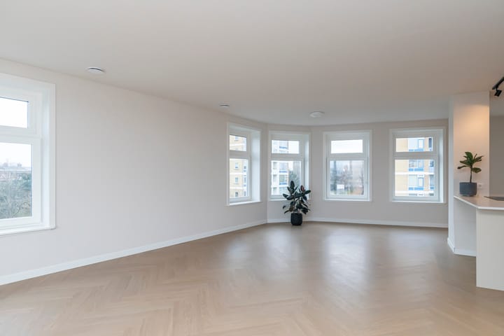 Foto 21 van Valkenboskade 679