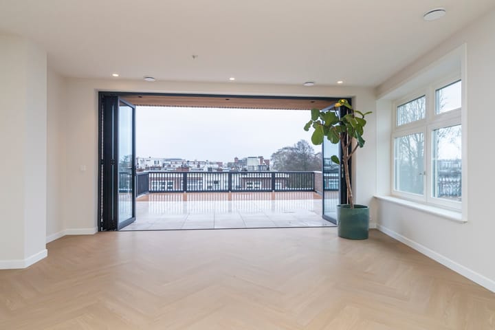 Foto 28 van Valkenboskade 679