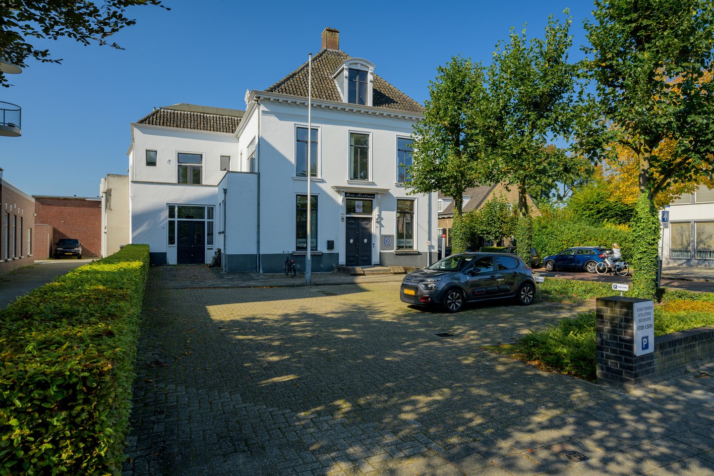 View photo 1 of Haagweg 387-389