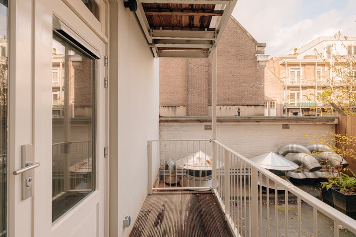 View photo 18 of Pieter Baststraat 5-1