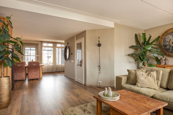 Foto 11 van Wim Sonneveldstraat 14