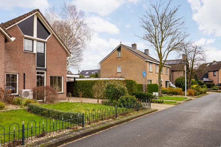 Foto 30 van Wim Sonneveldstraat 14