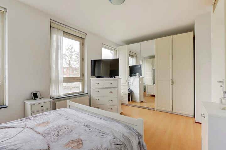 Foto 24 van Henk Kompagnelaan 80