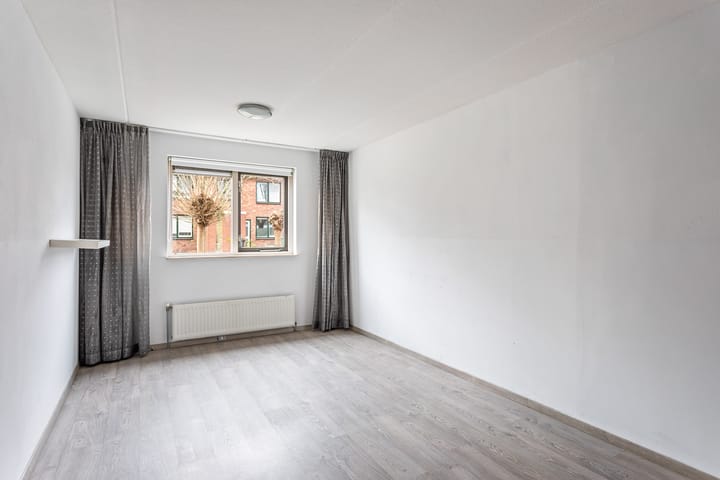 Photo 13 of Jan van Galenstraat 4