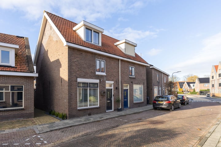 View photo 4 of Burgemeester Schoutsenstraat 17