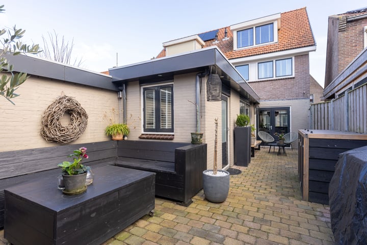 View photo 32 of Burgemeester Schoutsenstraat 17