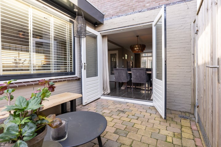 View photo 33 of Burgemeester Schoutsenstraat 17