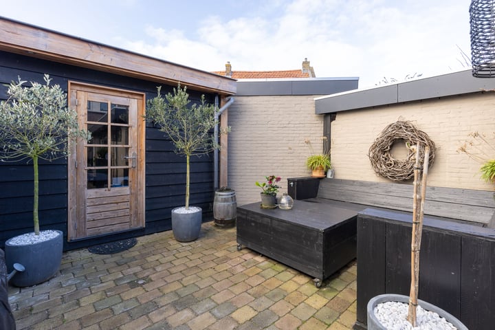 View photo 36 of Burgemeester Schoutsenstraat 17