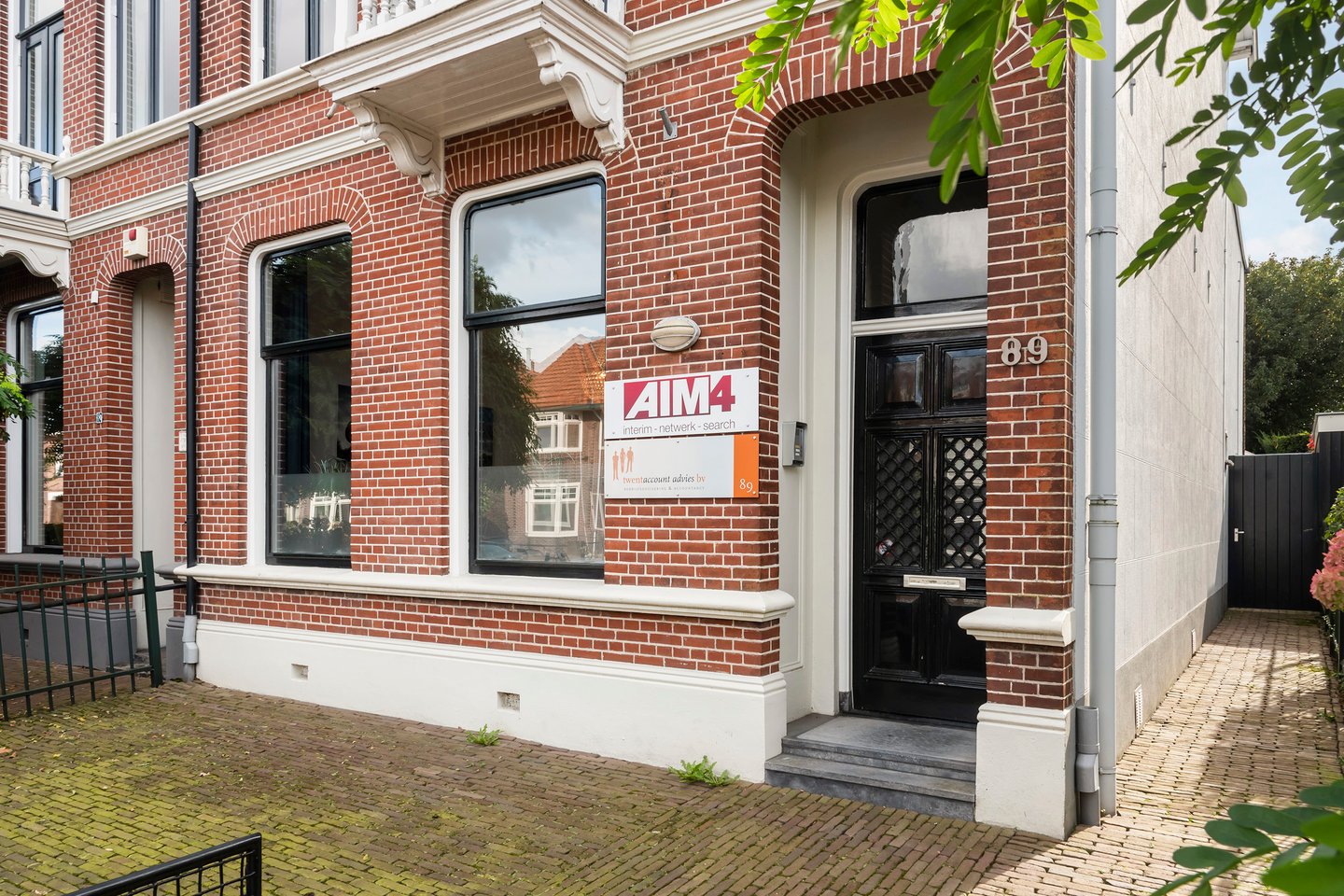 View photo 2 of Deldenerstraat 89