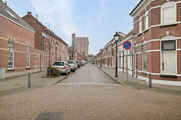 Bekijk foto 6 van 1e Scheepvaartstraat 7