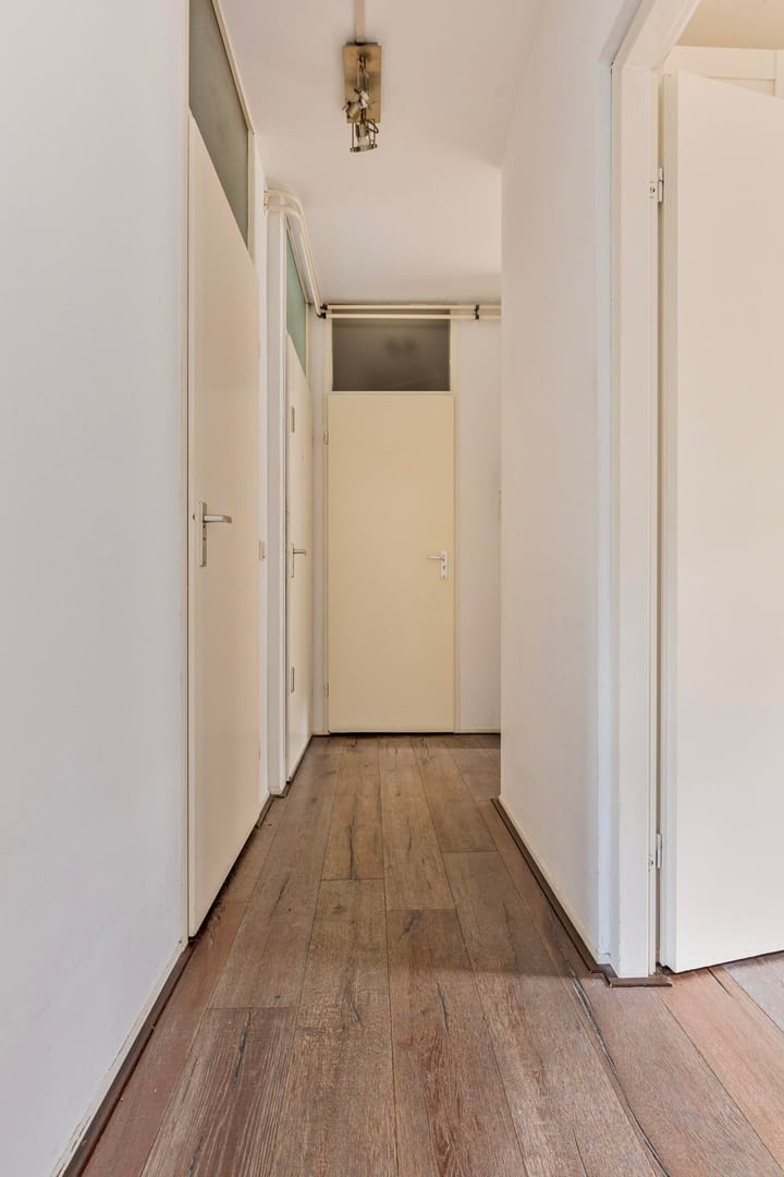 Photo 13 of Vincent van Goghstraat 18-B